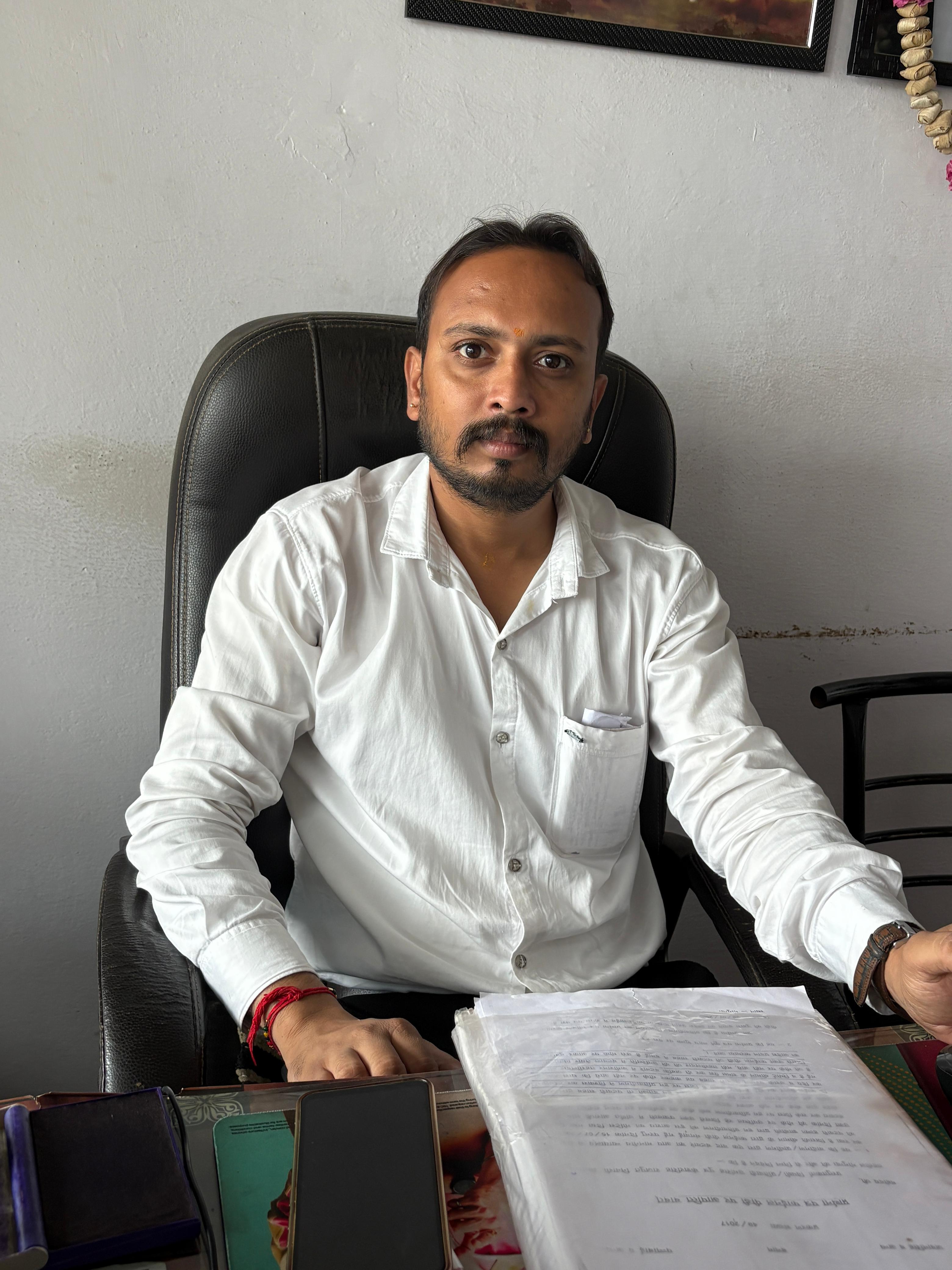 About Advocate Bhawani Singh Makhwana